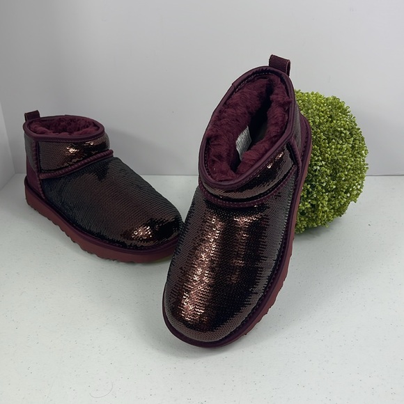 UGG Women's Classic Ultra Mini Mirror Ball Boots Size 6 Color Wild Grape NIB - Picture 2 of 13
